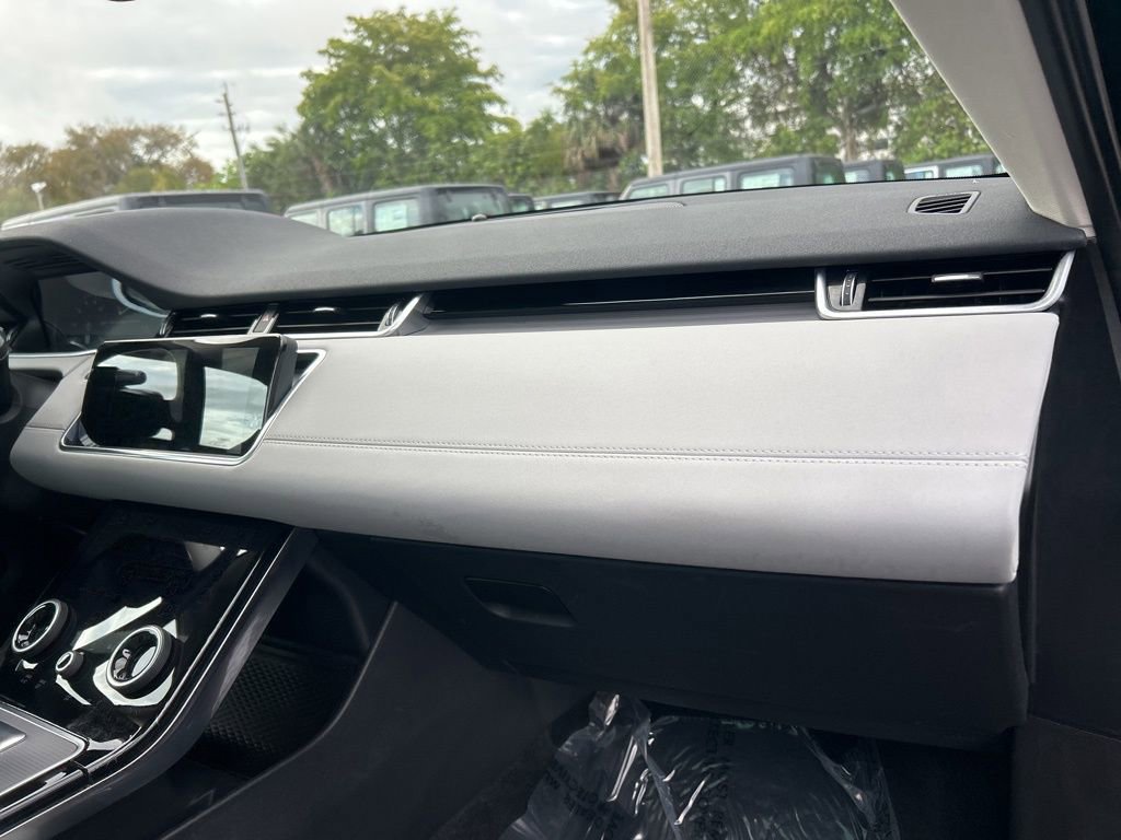 Used 2020 Land Rover Range Rover Evoque SE image 23