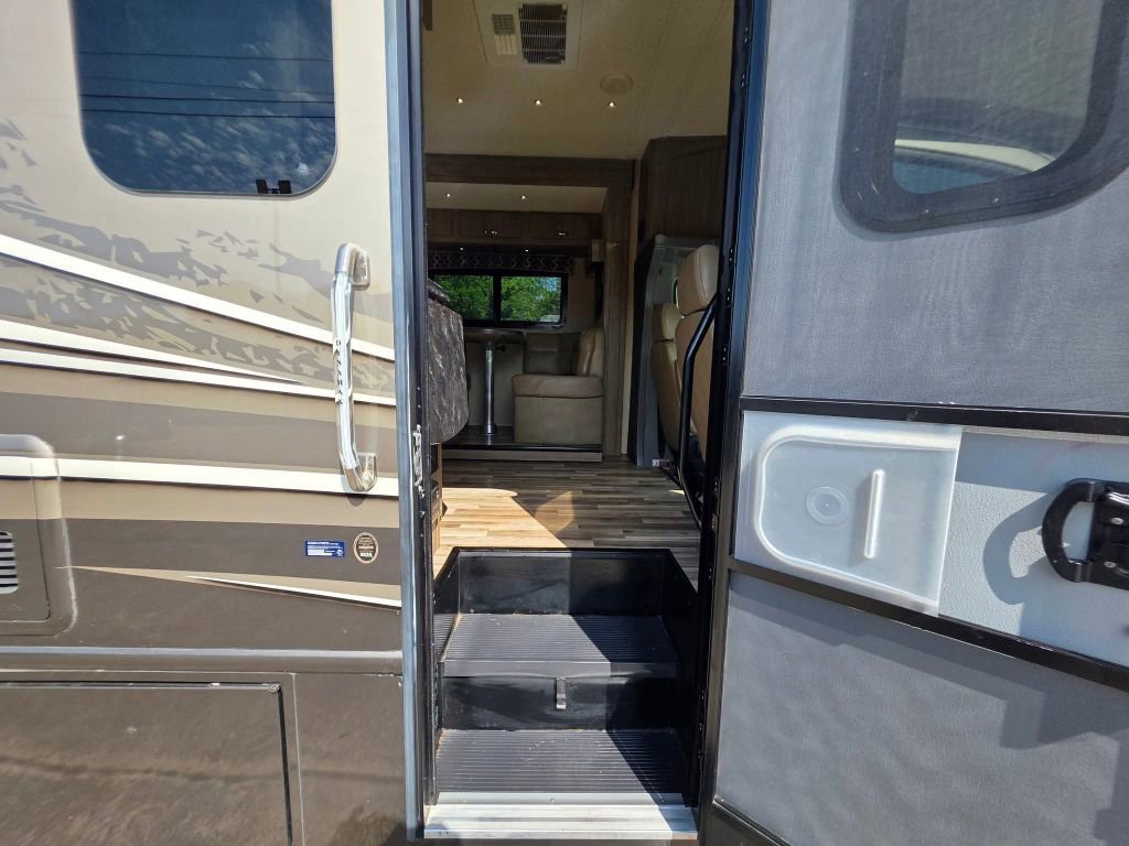 Used 2016 Mercedes-Benz Sprinter 3500 image 18