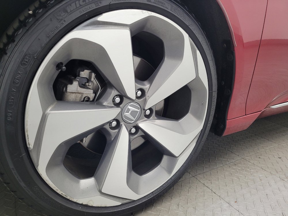 Used 2018 Honda Accord Touring image 31