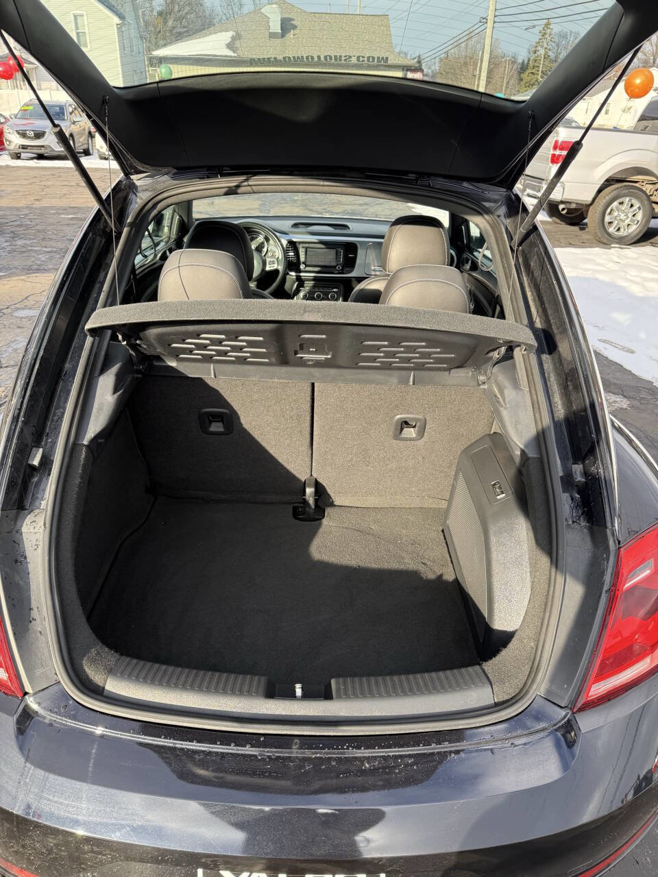 Used 2014 Volkswagen Beetle TDI image 18