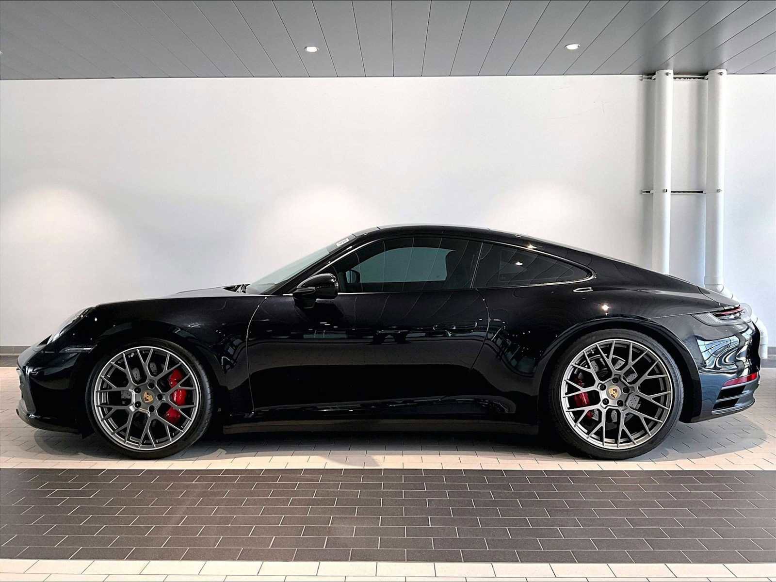 Used 2020 Porsche 911 Carrera S image 2