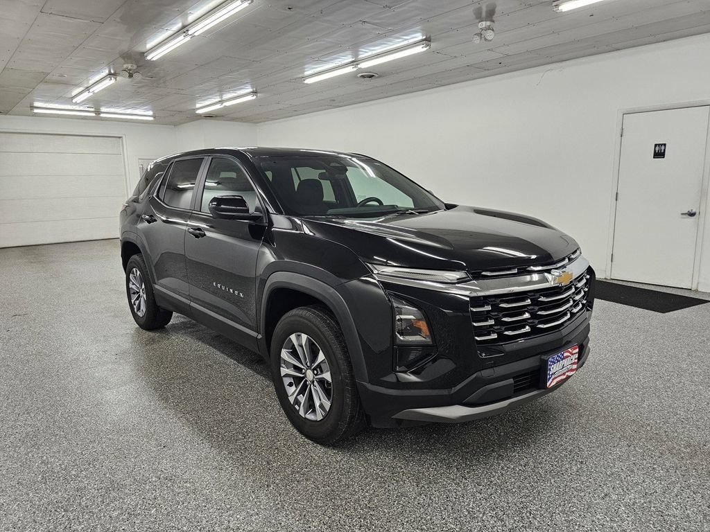 Used 2025 Chevrolet Equinox LT FWD image 3