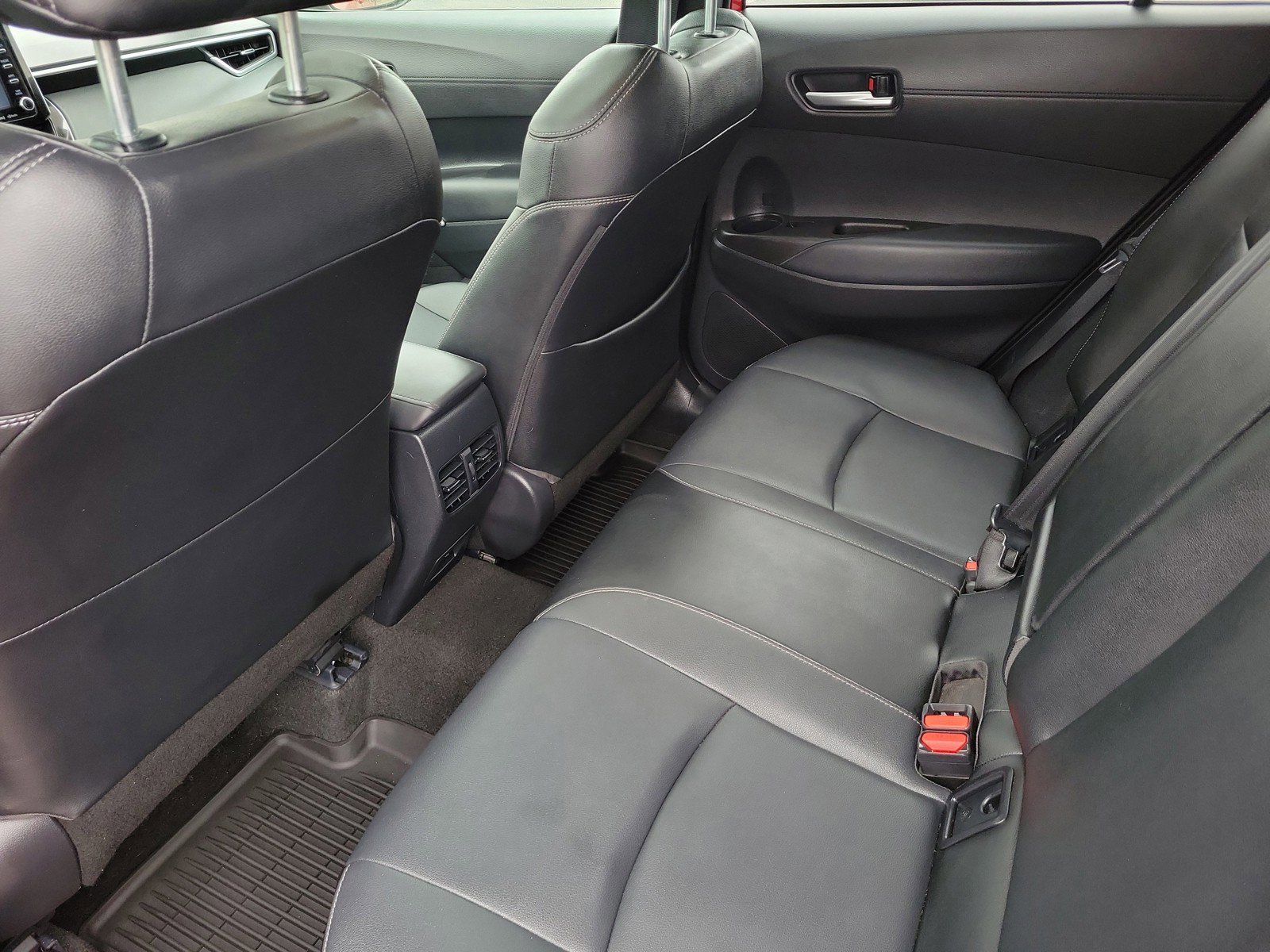 Used 2022 Toyota Corolla Cross XLE w/ Convenience Package AWD/4WD image 11