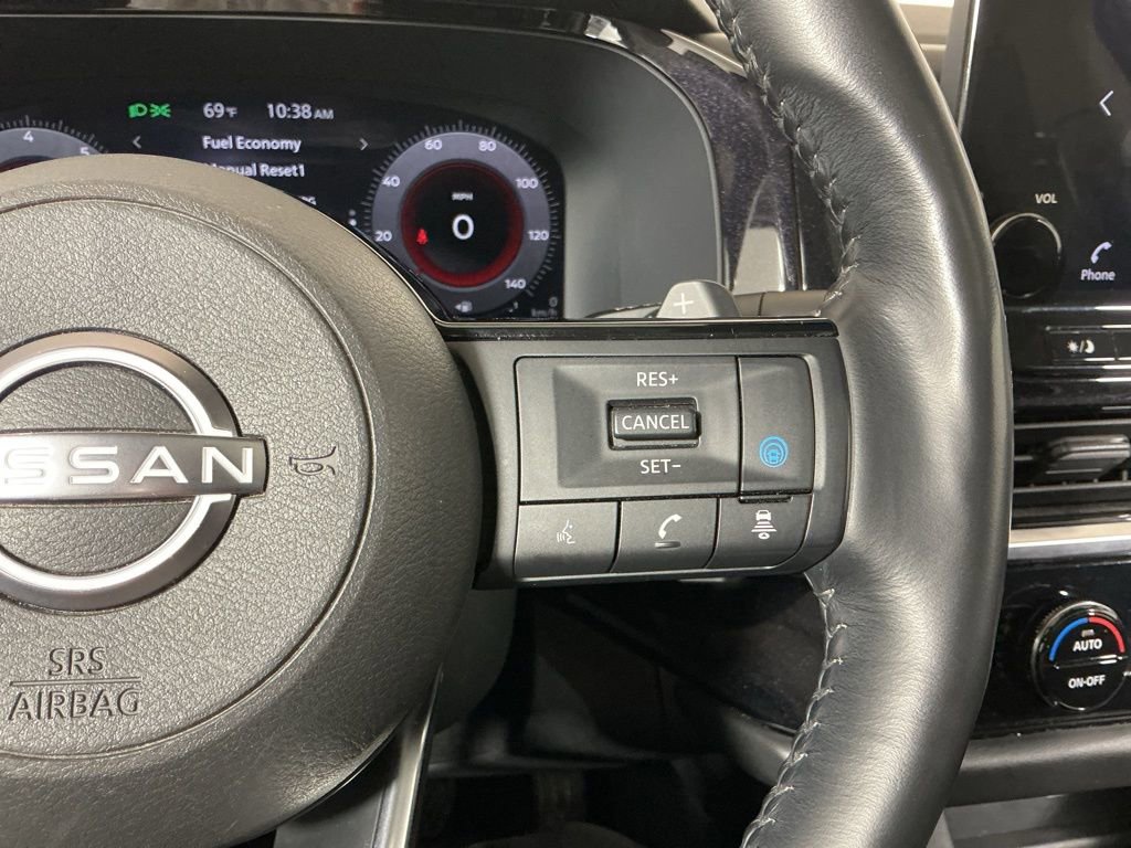 Used 2023 Nissan Pathfinder Platinum image 18