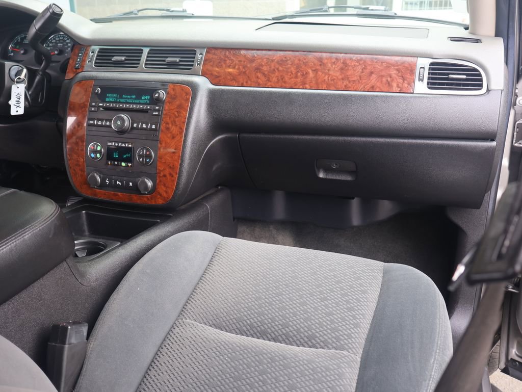 Used 2007 Chevrolet Suburban LT image 33