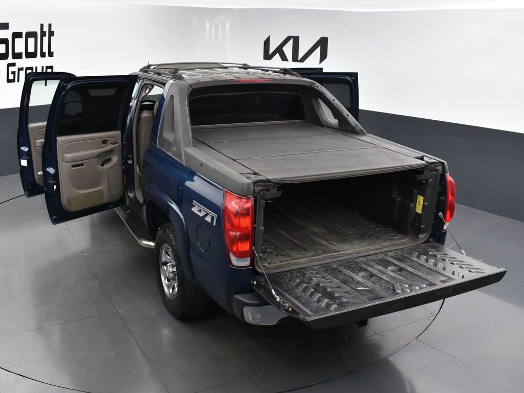 Used 2005 Chevrolet Avalanche Z71 w/ Sun And Sound Package image 31