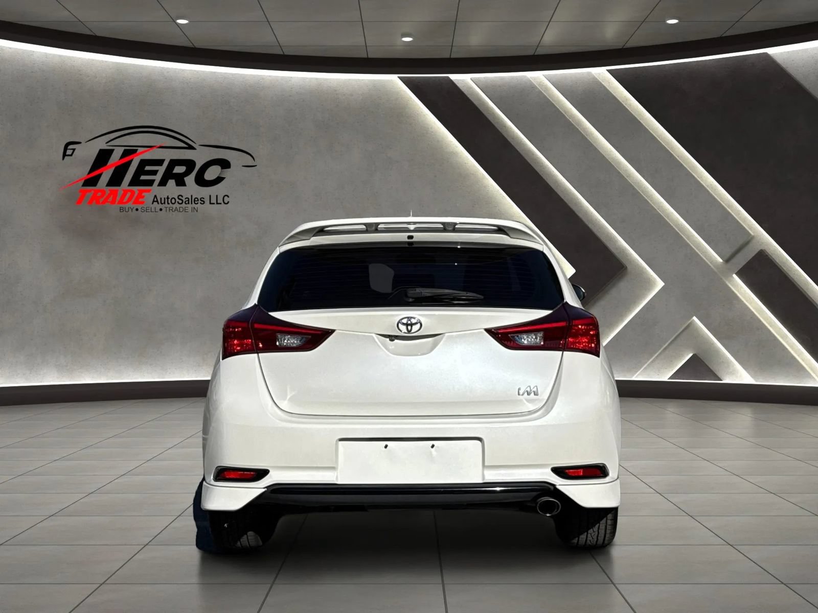 Used 2017 Toyota Corolla iM w/ Carpet Mat Package FWD image 16