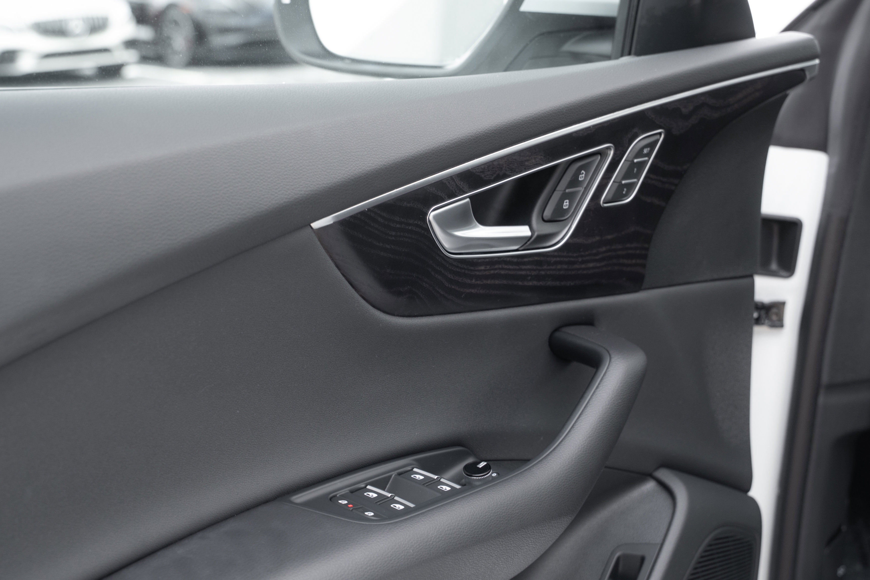 Used 2022 Audi Q8 Premium Plus w/ Premium Plus Package image 22