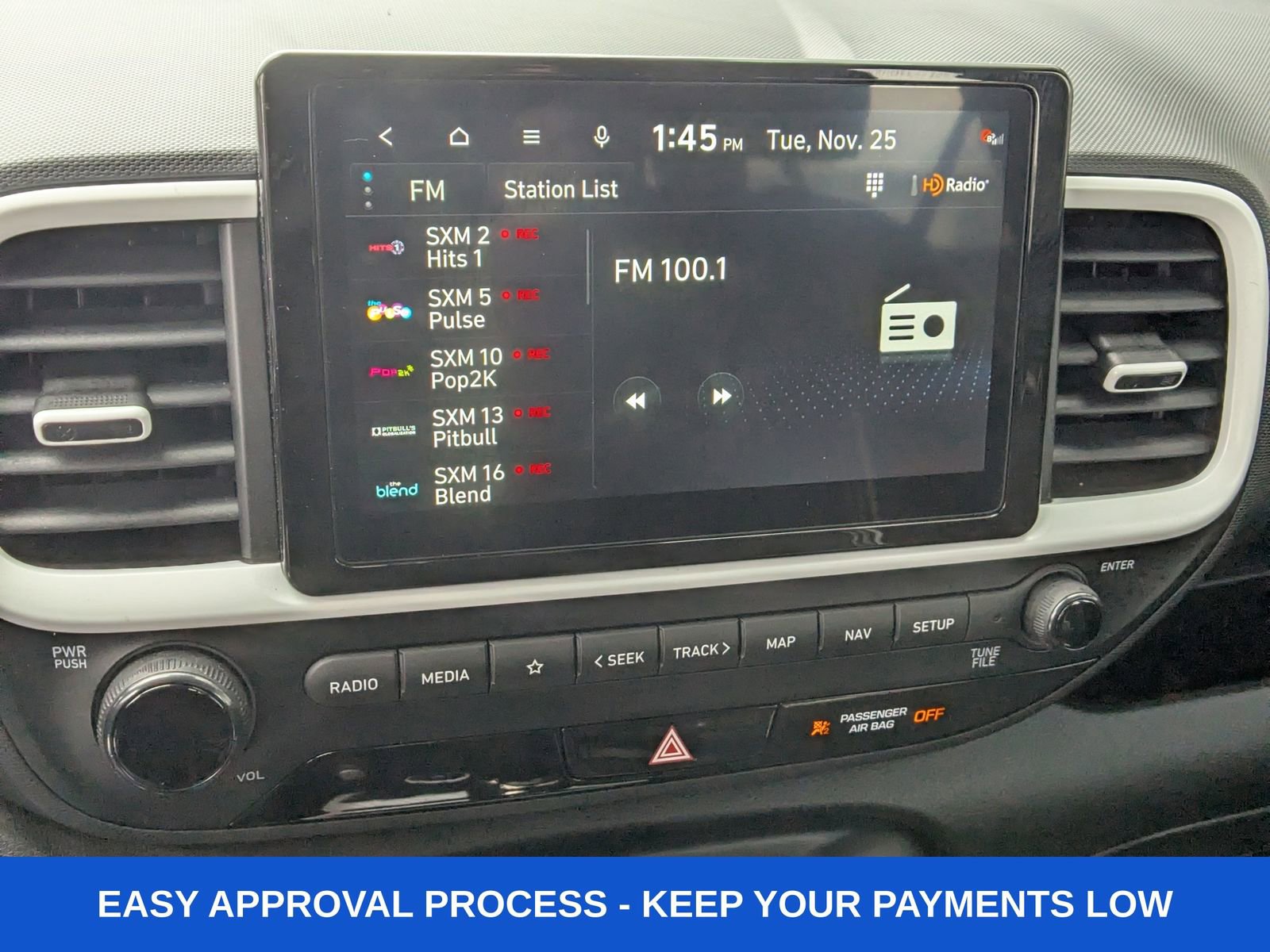 Used 2025 Hyundai Venue Limited image 22