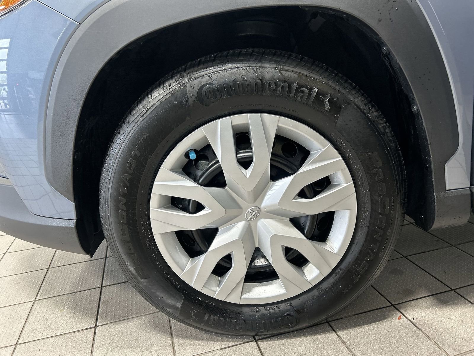 Used 2025 Toyota Corolla Cross L AWD/4WD image 11