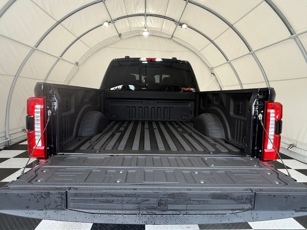 New 2026 Ford F250 Lariat w/ Black Appearance Package AWD/4WD image 4