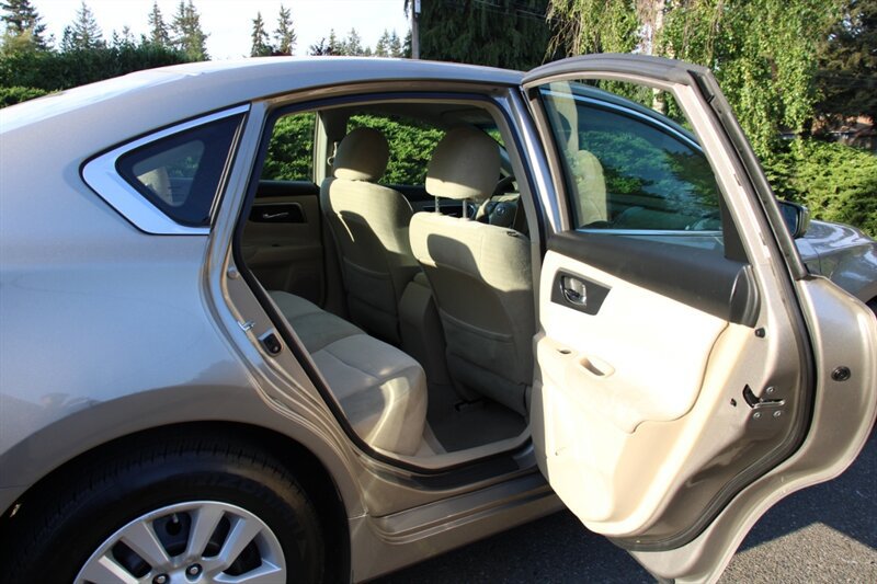 Used 2013 Nissan Altima 2.5 S FWD image 6