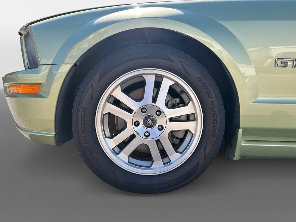 Used 2005 Ford Mustang GT RWD image 14