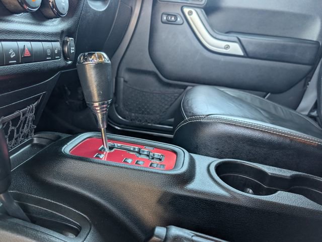 Used 2017 Jeep Wrangler Unlimited Sahara w/ Connectivity Group image 19