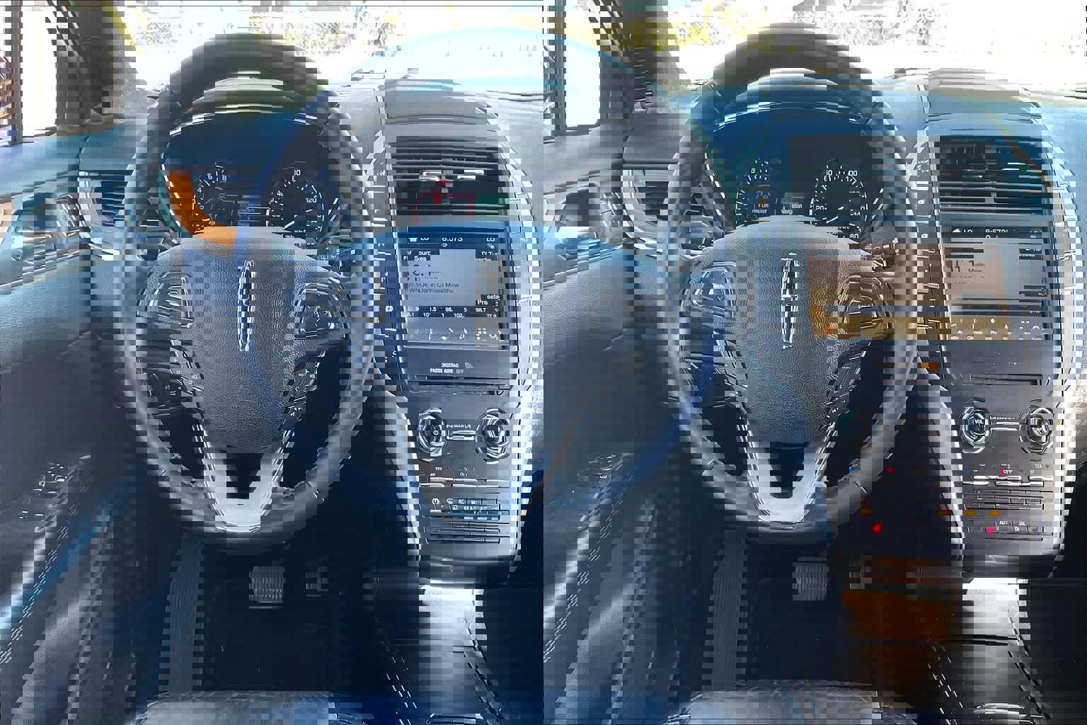 Used 2017 Lincoln MKC Select w/ Select Plus Package image 6