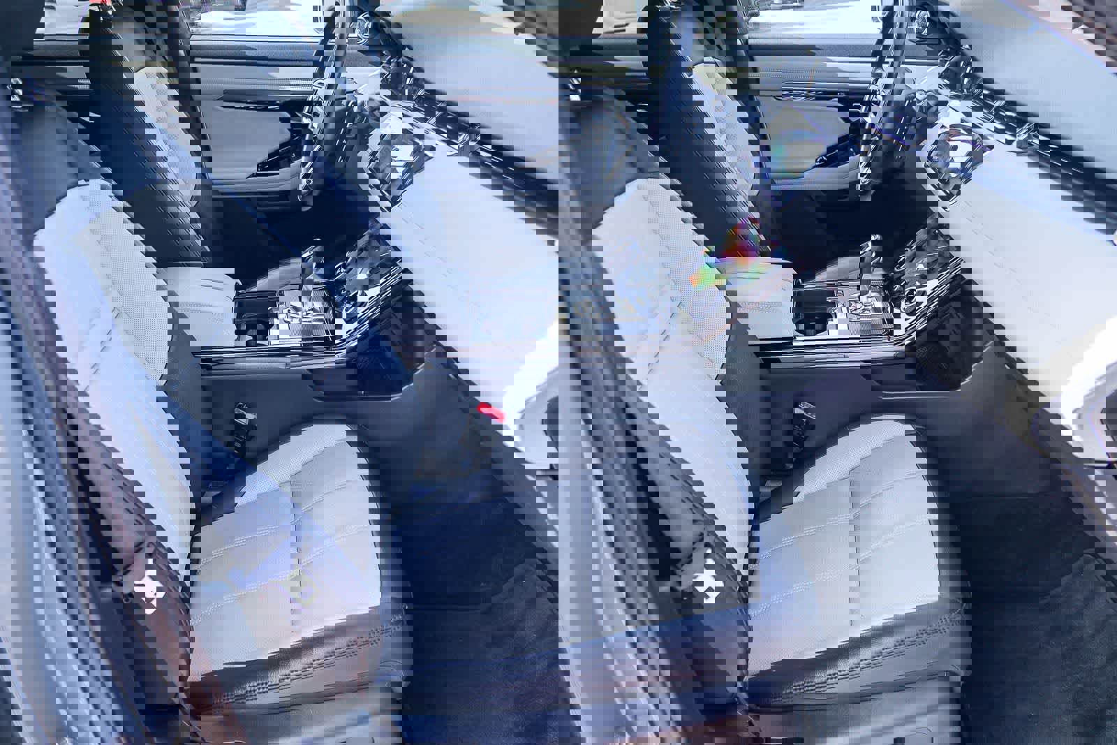 Used 2022 Land Rover Range Rover Evoque R-Dynamic SE image 17