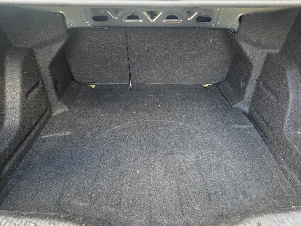 Used 2017 Chevrolet Cruze LT FWD image 8