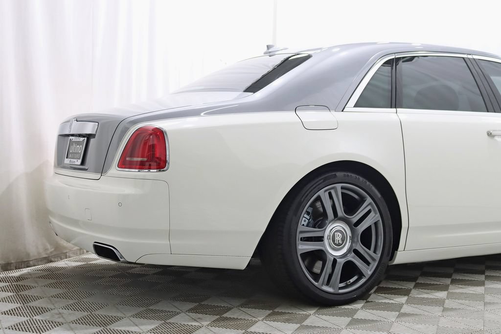 Used 2016 Rolls-Royce Ghost RWD image 10