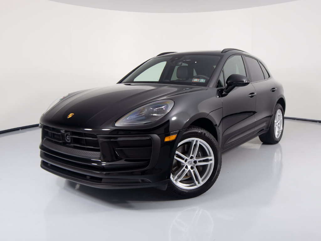 Certified 2026 Porsche Macan AWD/4WD image 6