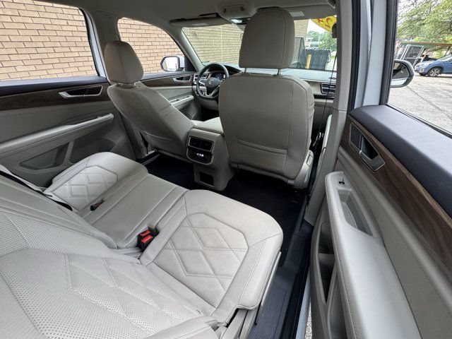 Used 2024 Volkswagen Atlas SE AWD/4WD image 12