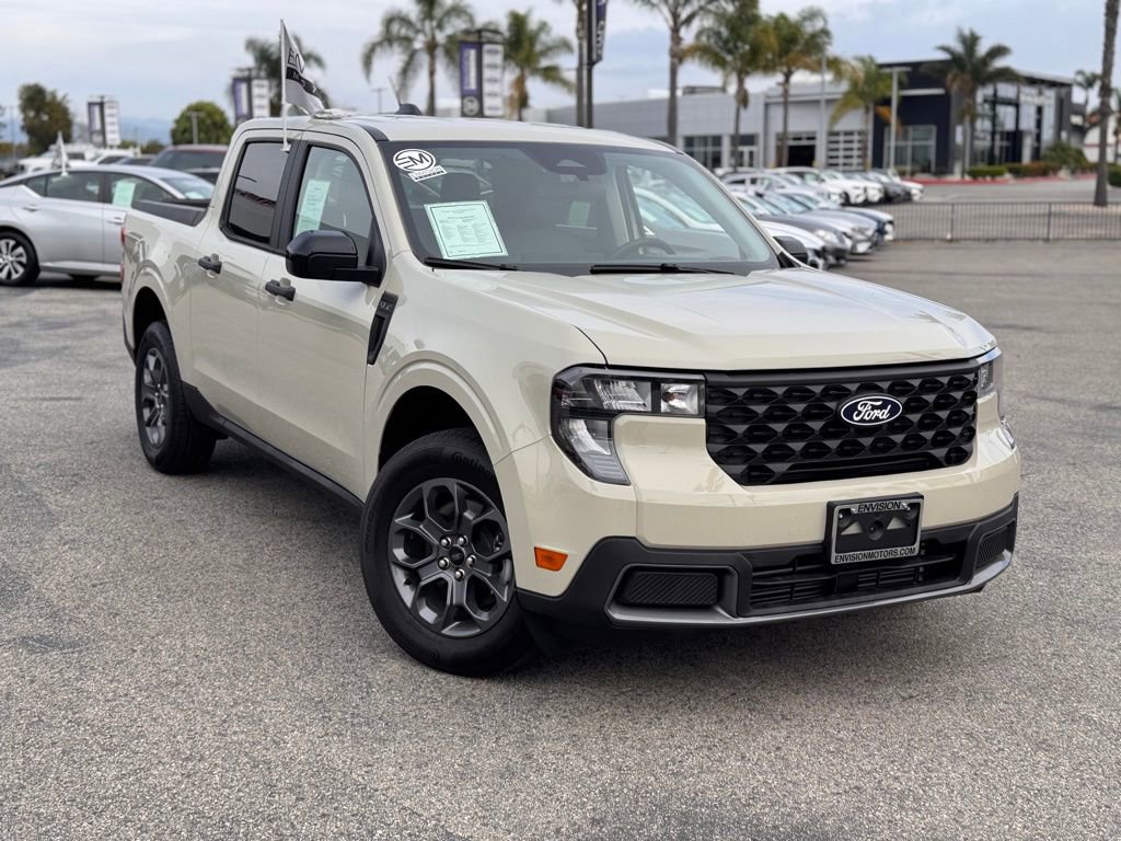 Used 2025 Ford Maverick XLT w/ XLT Luxury Package image 2