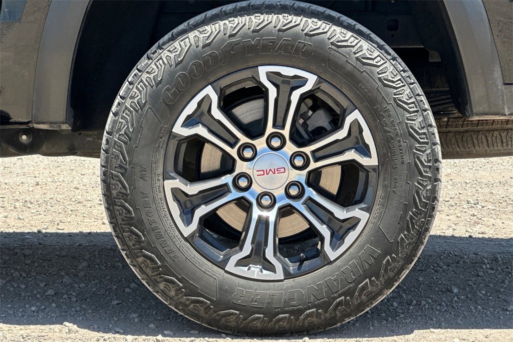 Used 2023 GMC Canyon AT4 w/ AT4 Premium Package image 28