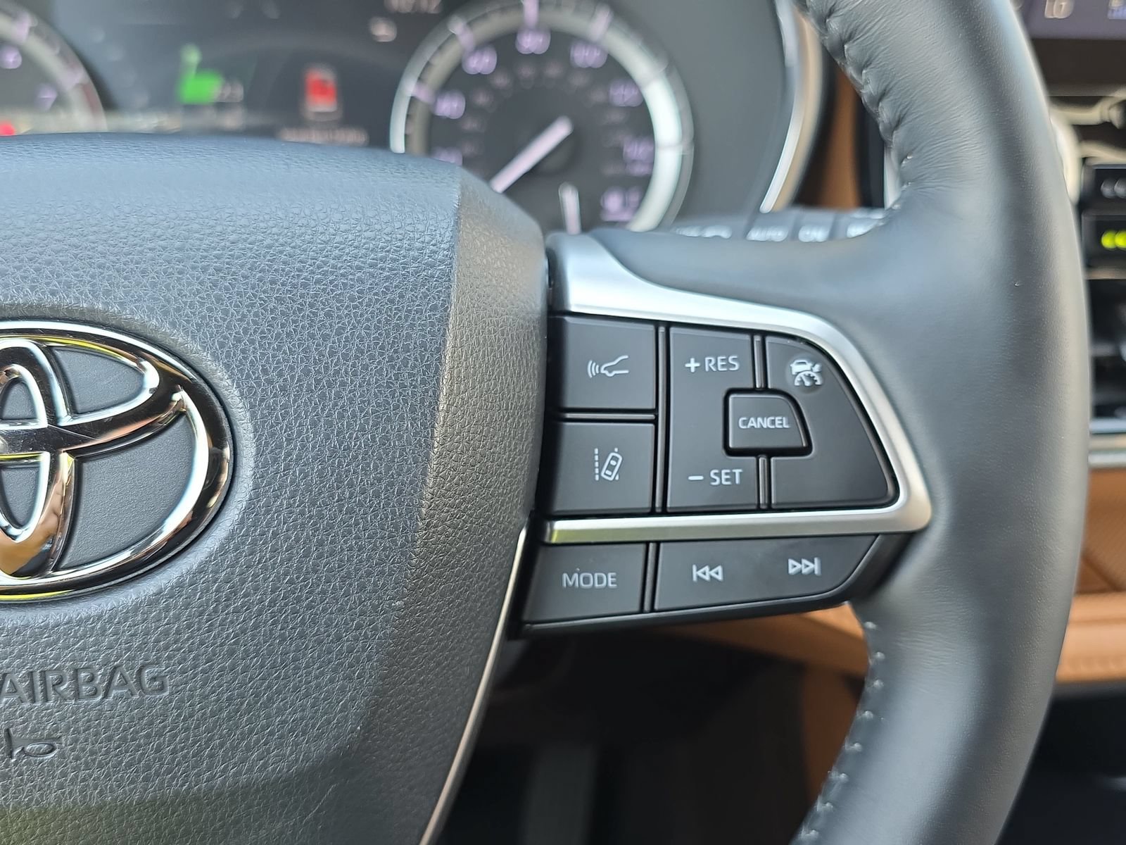Used 2022 Toyota Highlander Platinum AWD/4WD image 19