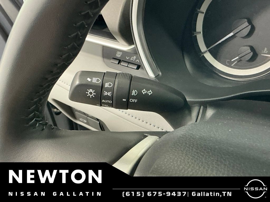 Used 2024 Toyota Highlander XLE AWD/4WD image 38