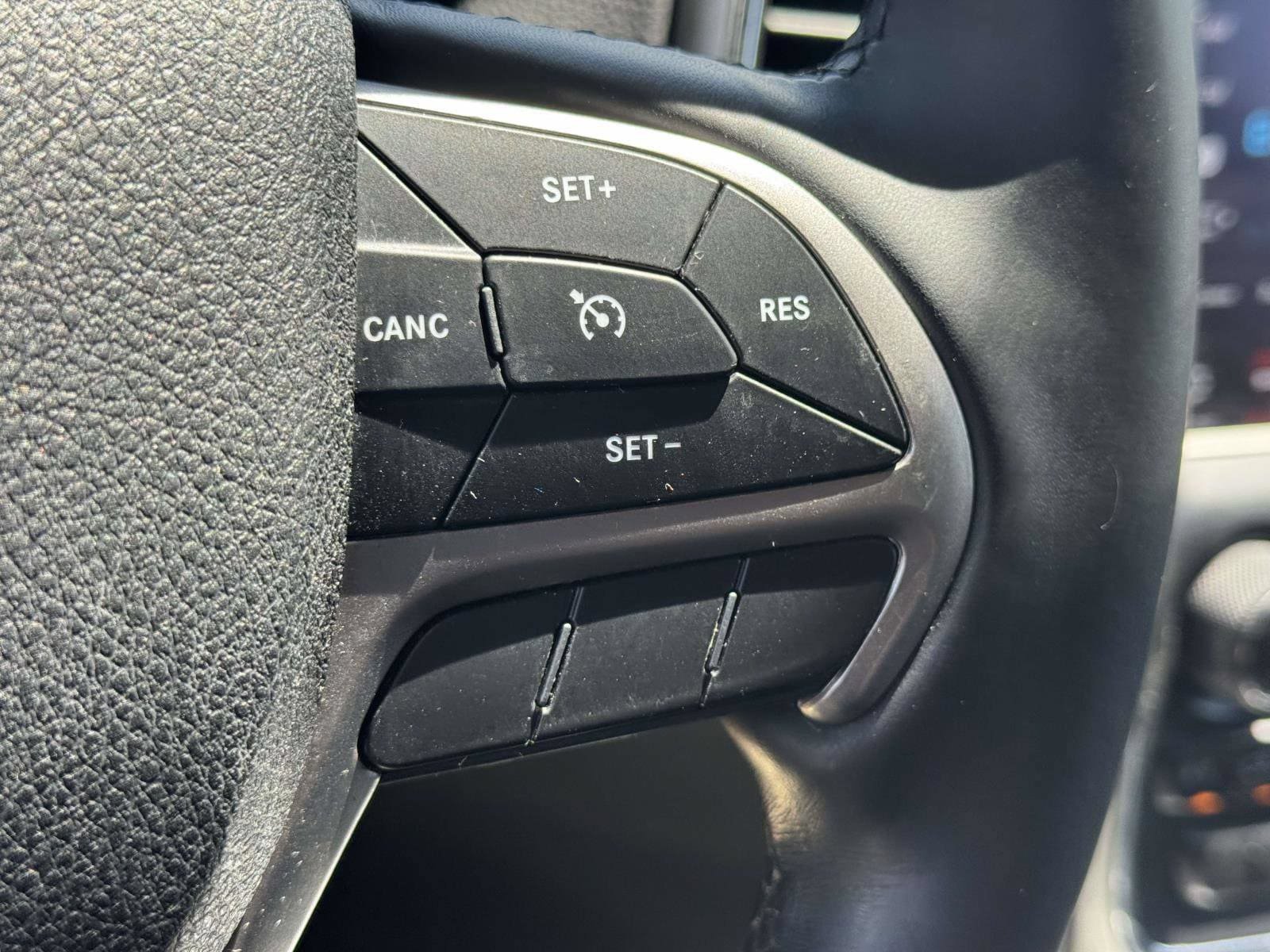 Used 2018 Jeep Grand Cherokee Altitude AWD/4WD image 21