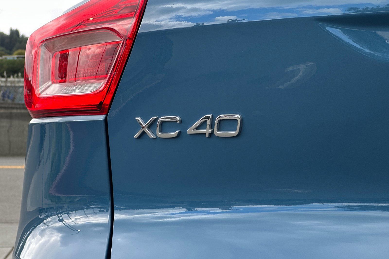 Certified 2023 Volvo XC40 Recharge Ultimate image 13