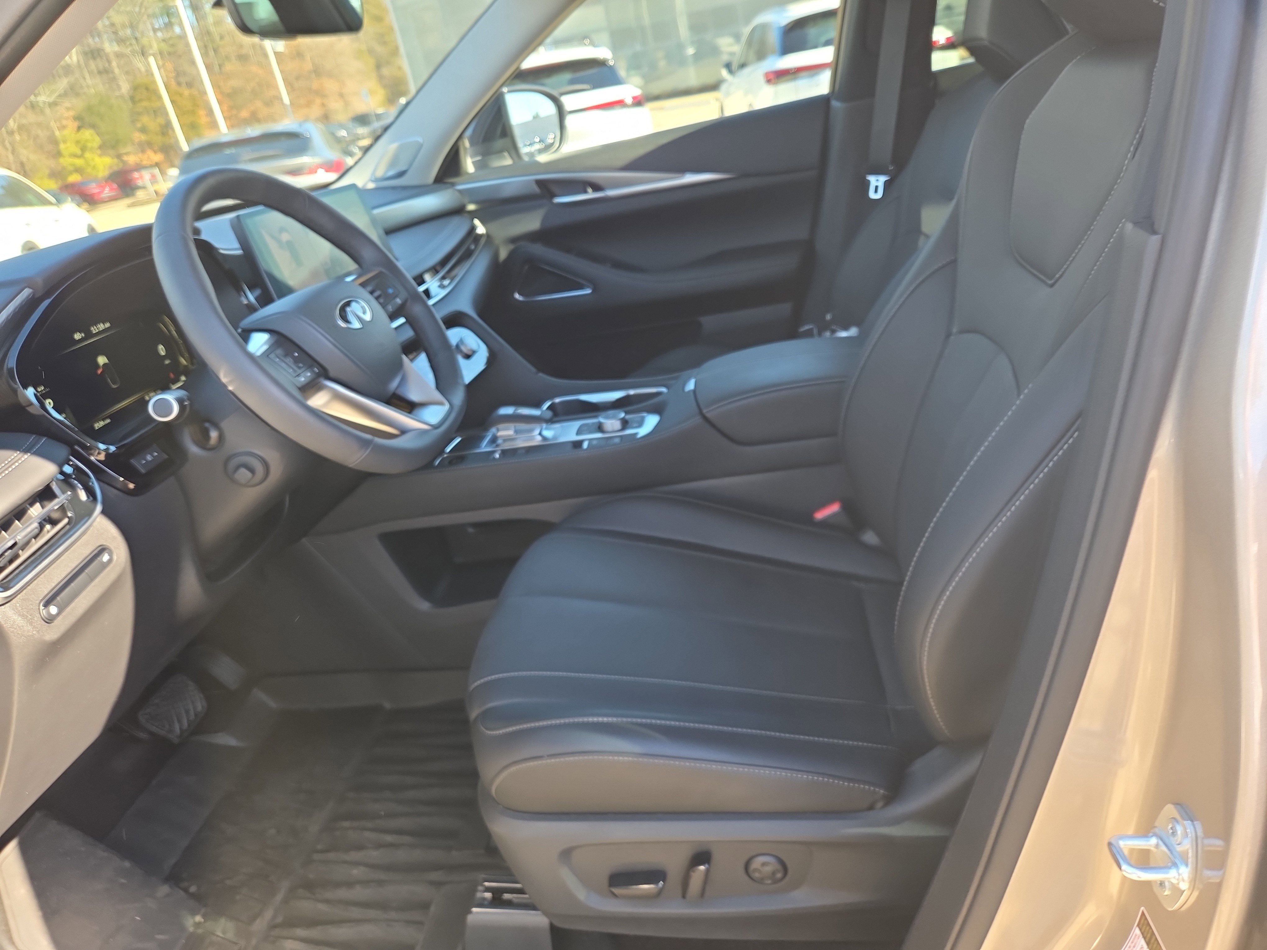 Used 2026 INFINITI QX60 Luxe w/ Cargo Package image 5