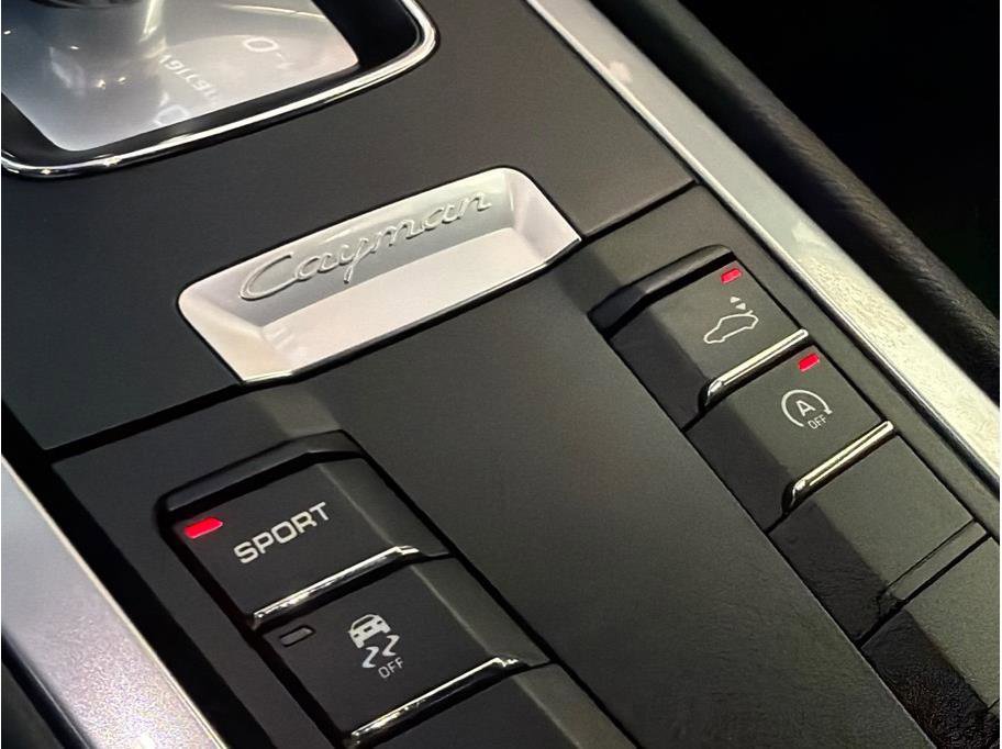 Used 2016 Porsche Cayman image 18