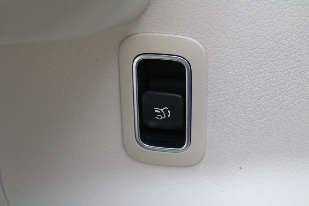 Used 2023 Mercedes-Benz GLB 250 image 22