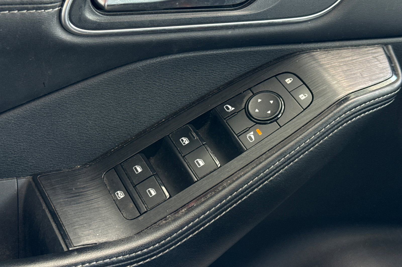 Used 2021 Nissan Rogue SV w/ Premium Package FWD image 13