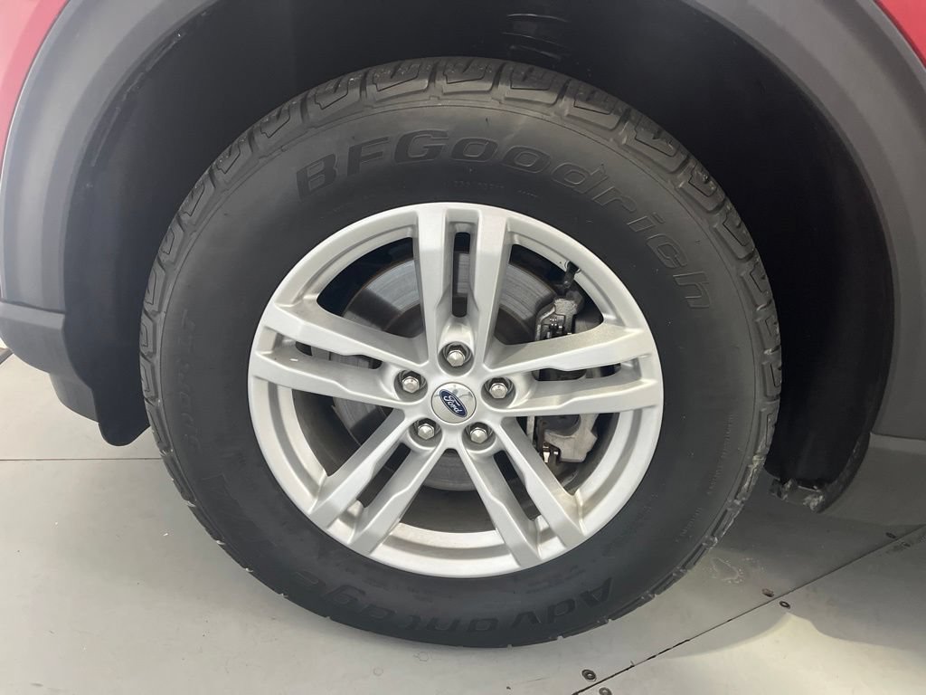 Used 2020 Ford Explorer XLT w/ Equipment Group 202A AWD/4WD image 14