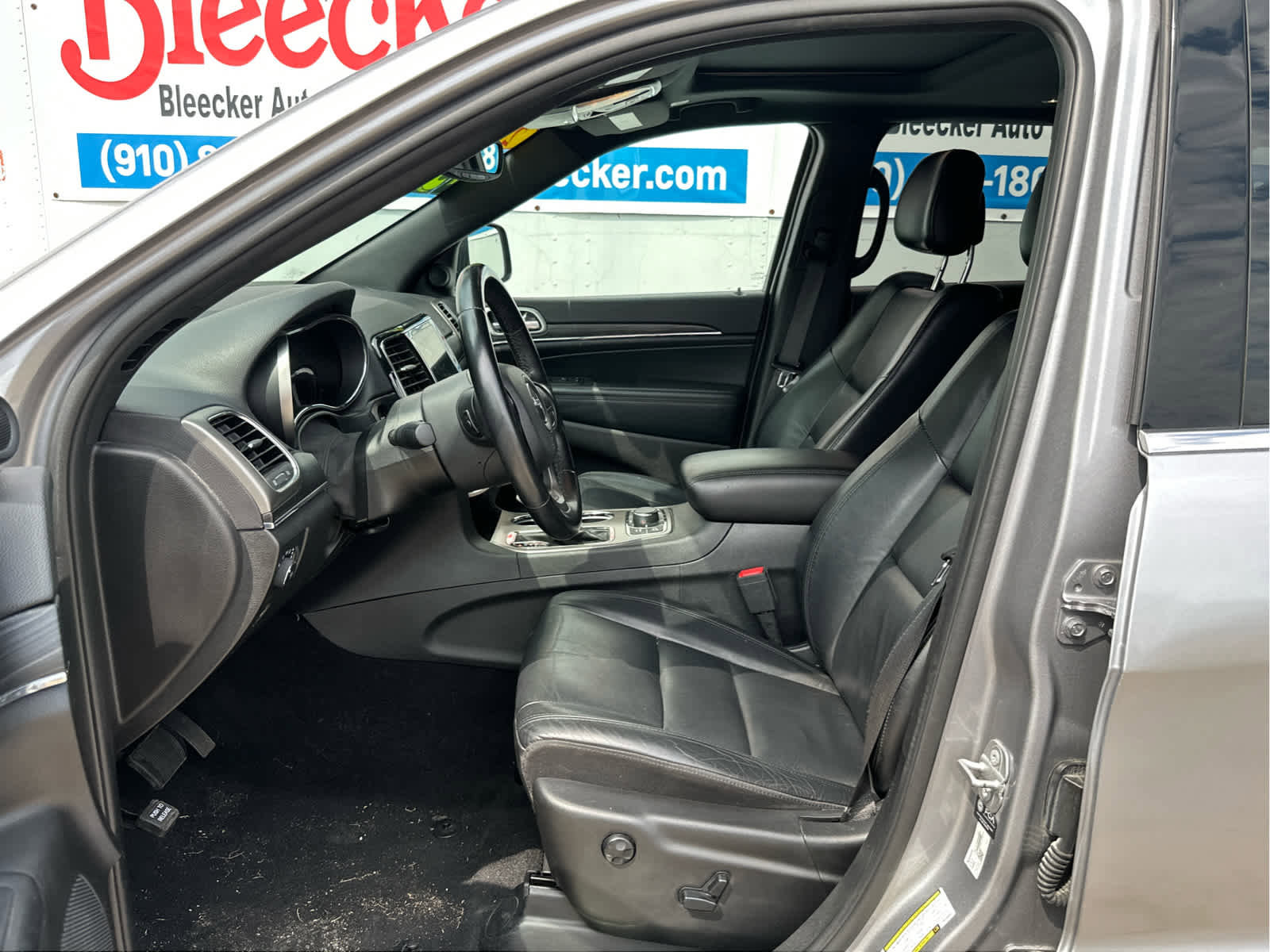 Used 2021 Jeep Grand Cherokee Limited image 24