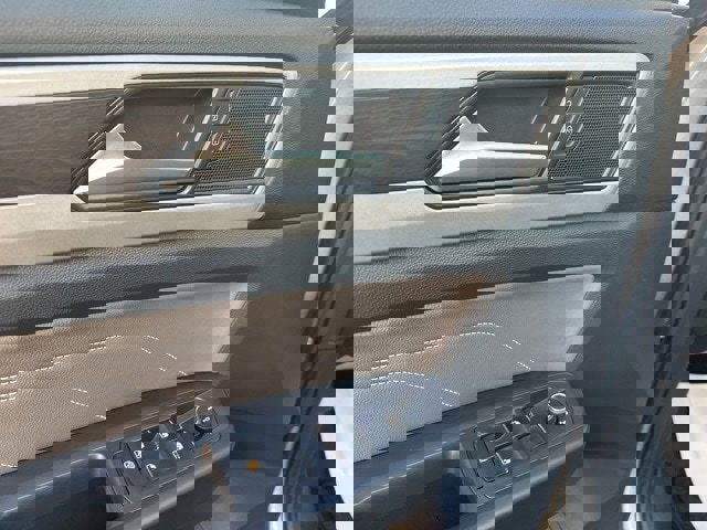 Used 2022 Volkswagen Atlas SE image 21