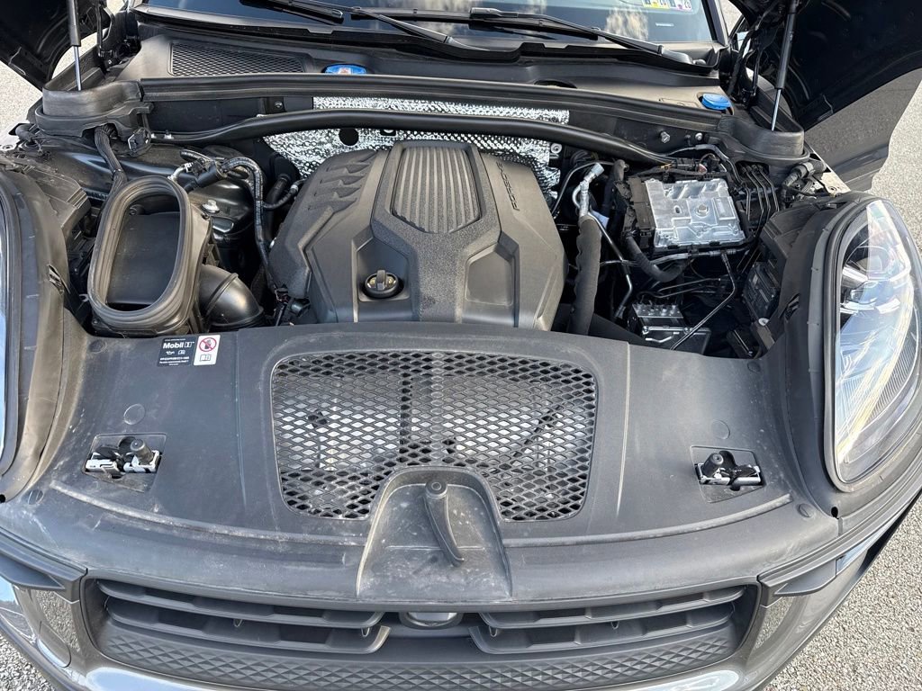 Used 2025 Porsche Macan Base image 22
