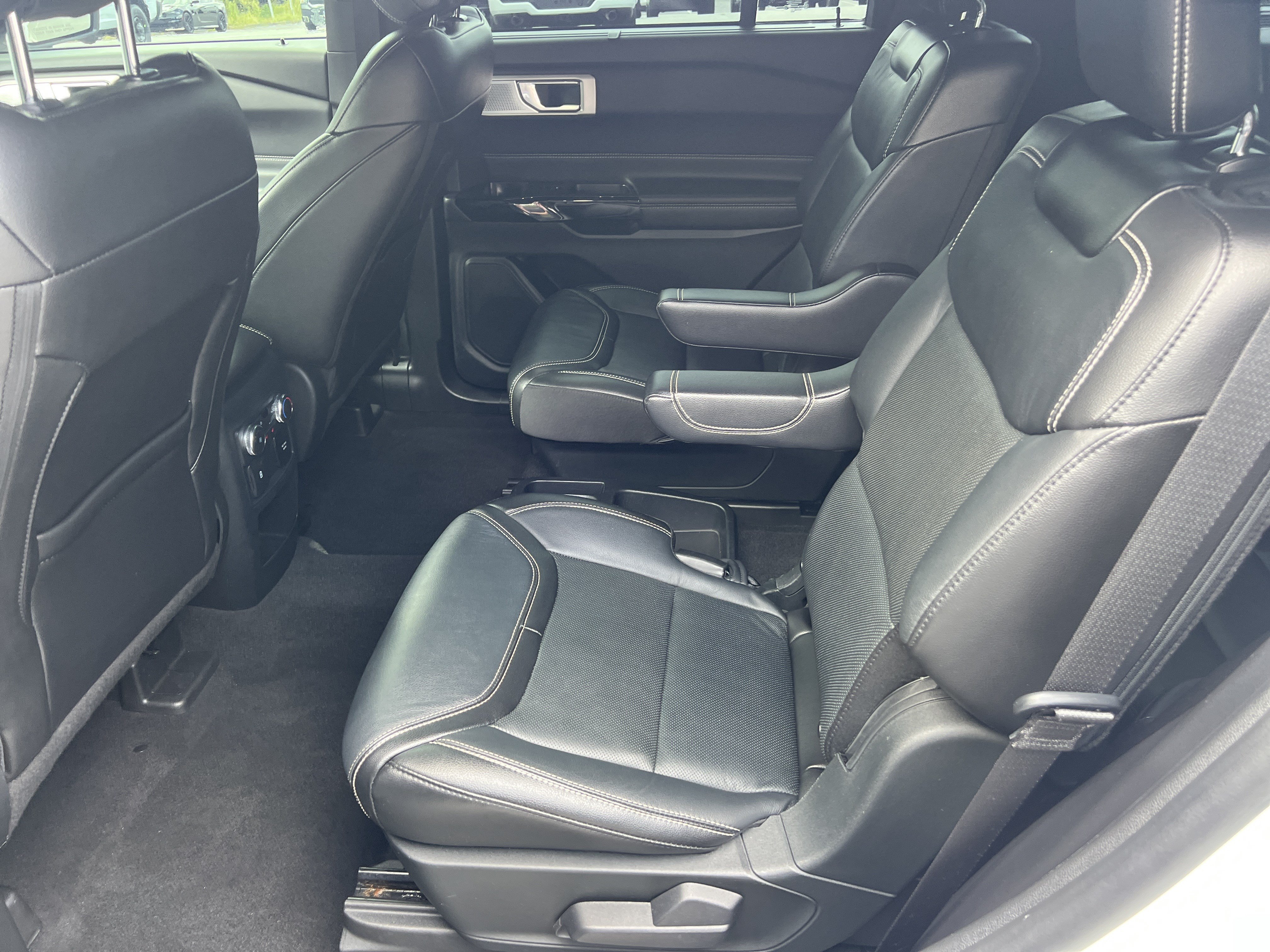 Used 2021 Ford Explorer ST w/ Equipment Group 401A AWD/4WD image 18