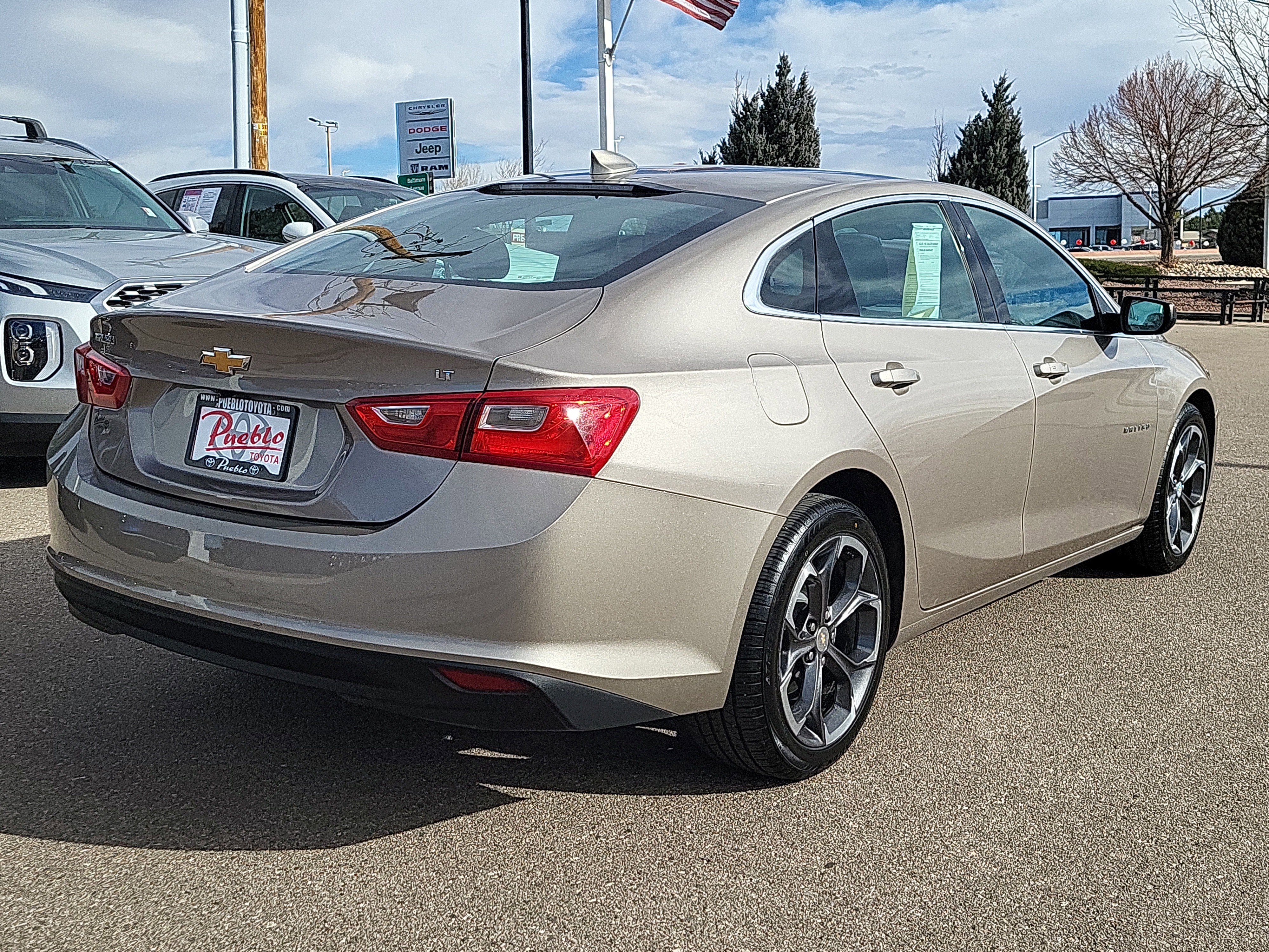Used 2023 Chevrolet Malibu LT image 3