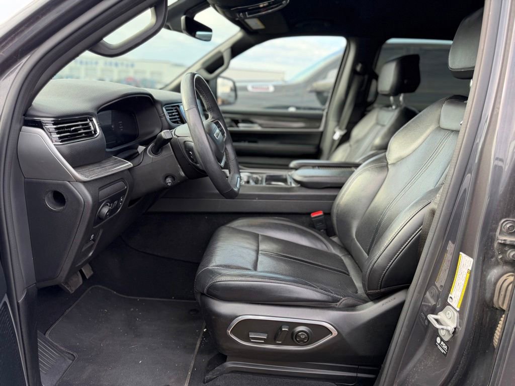 Used 2022 Jeep Wagoneer Series III AWD/4WD image 2