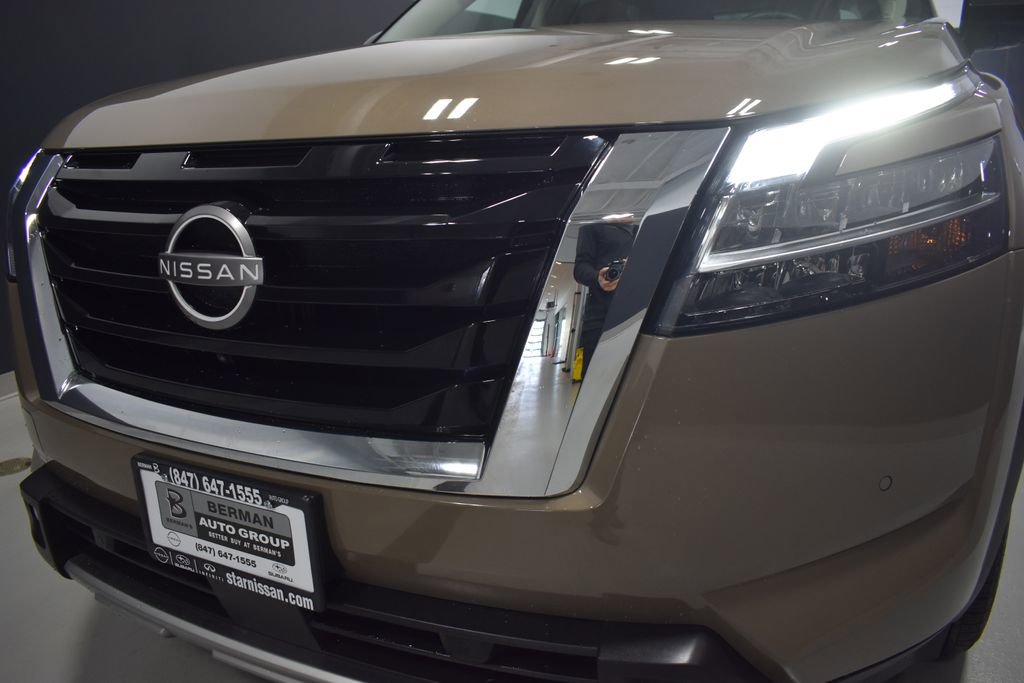 Certified 2023 Nissan Pathfinder Platinum AWD/4WD image 11