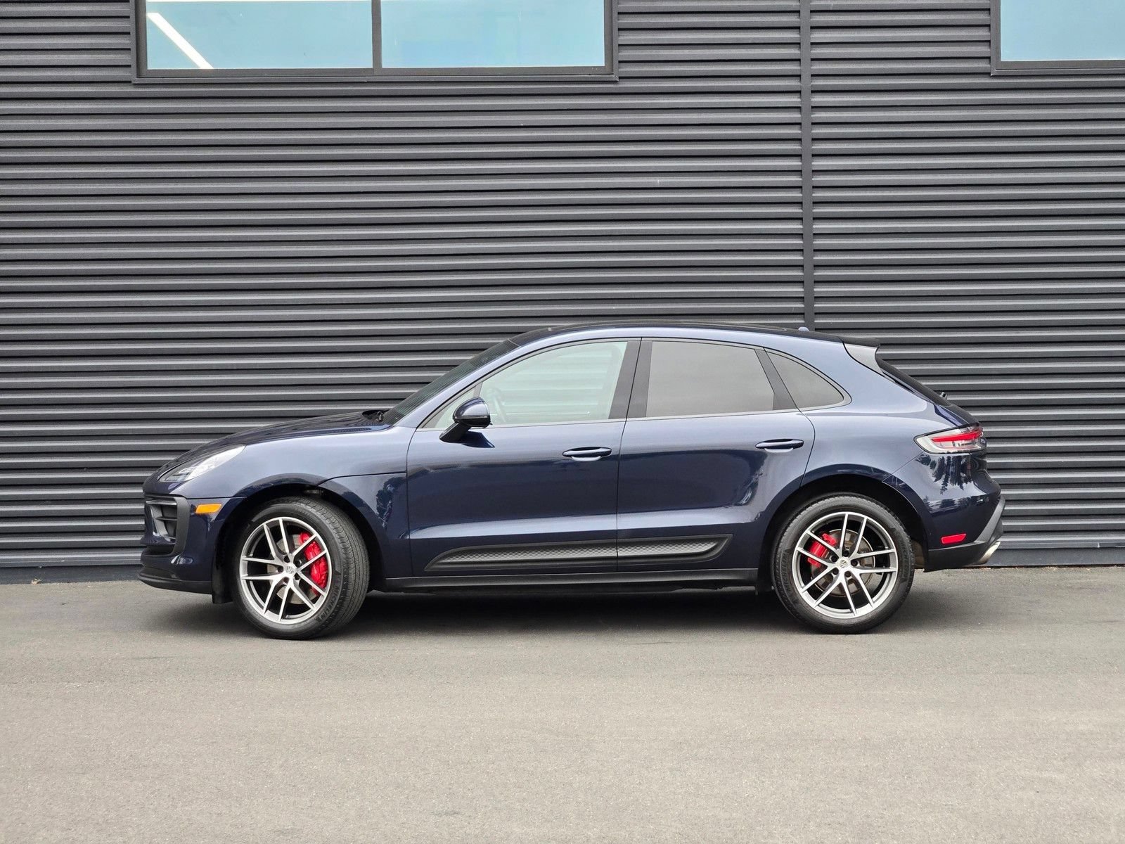 Used 2022 Porsche Macan S w/ Premium Package Plus AWD/4WD image 4