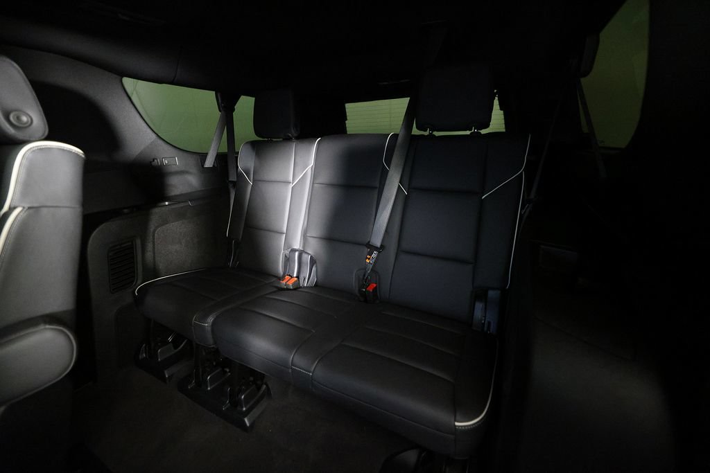Used 2025 Cadillac Escalade ESV Sport AWD/4WD image 14