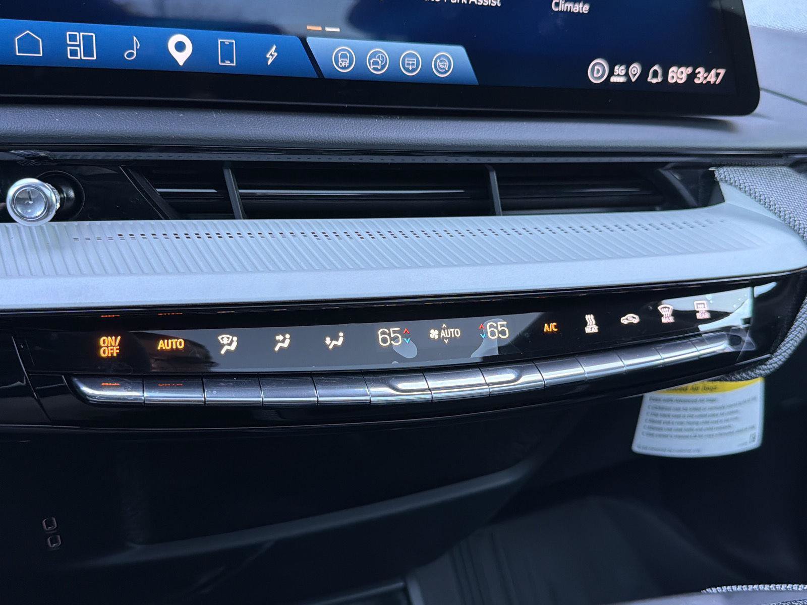 Used 2026 Cadillac Optiq Sport 2 w/ LPO, Floor Liner Package AWD/4WD image 29
