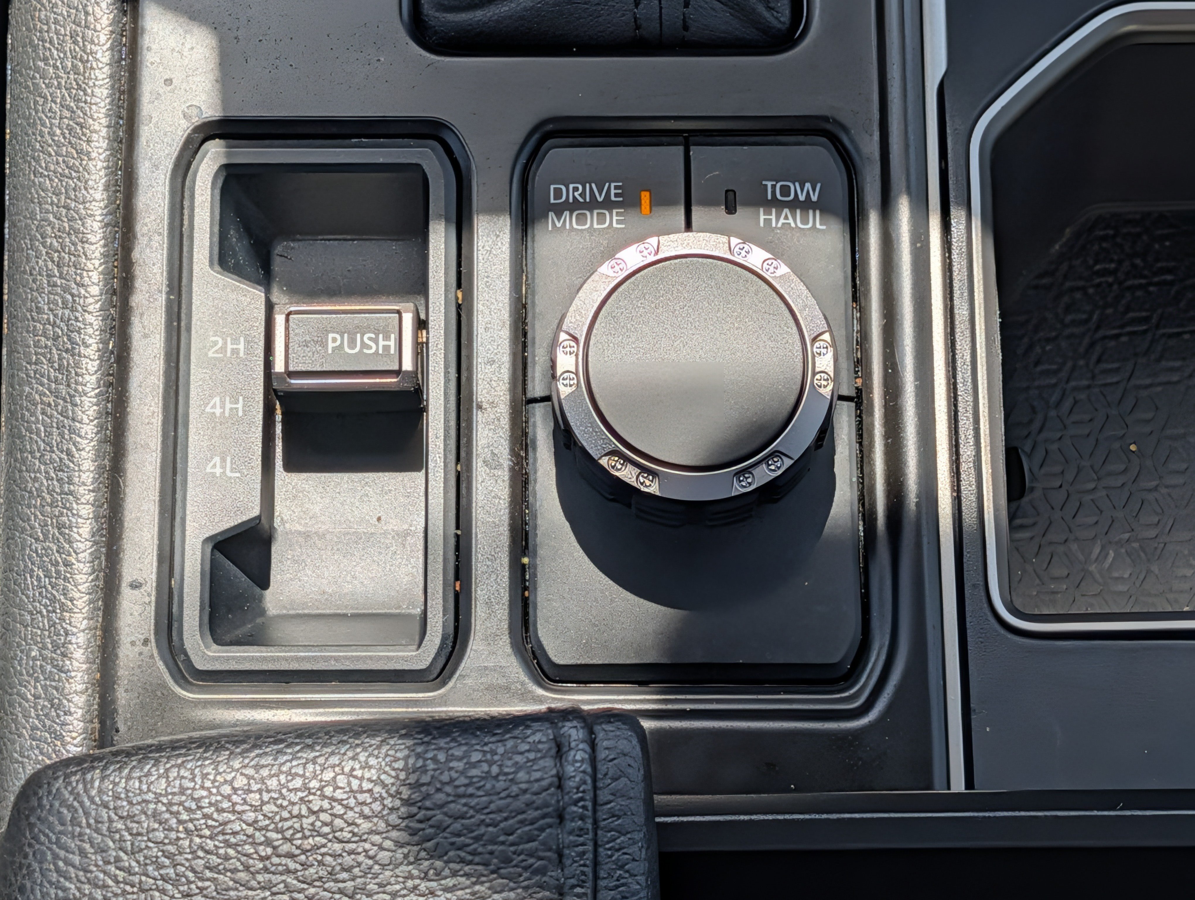 Used 2024 Toyota Tundra Limited AWD/4WD image 29