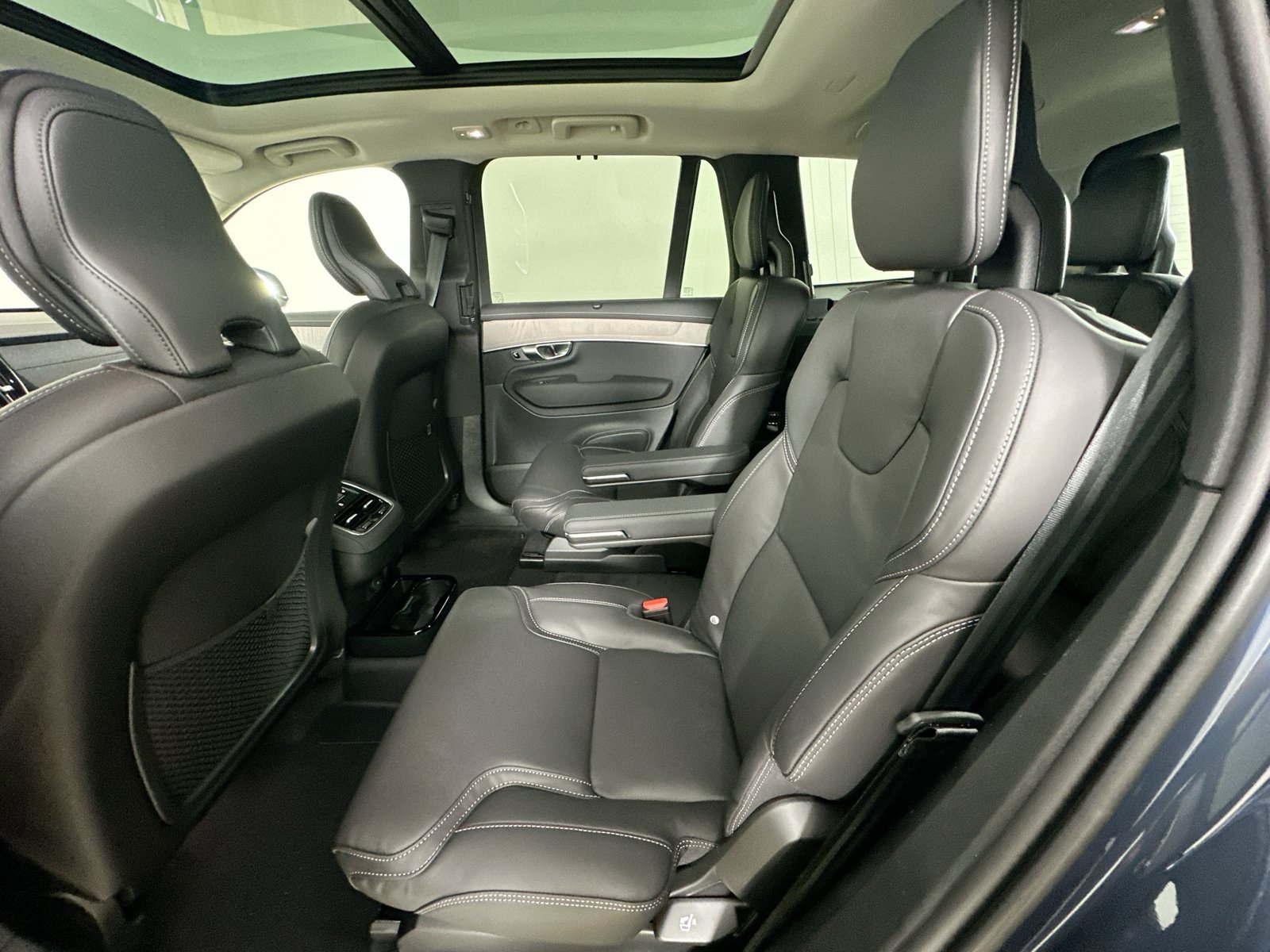 New 2027 Volvo XC90 B6 Ultra AWD/4WD image 38