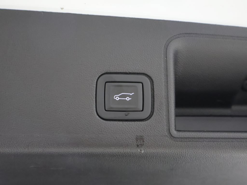 Used 2024 GMC Terrain SLT AWD/4WD image 21