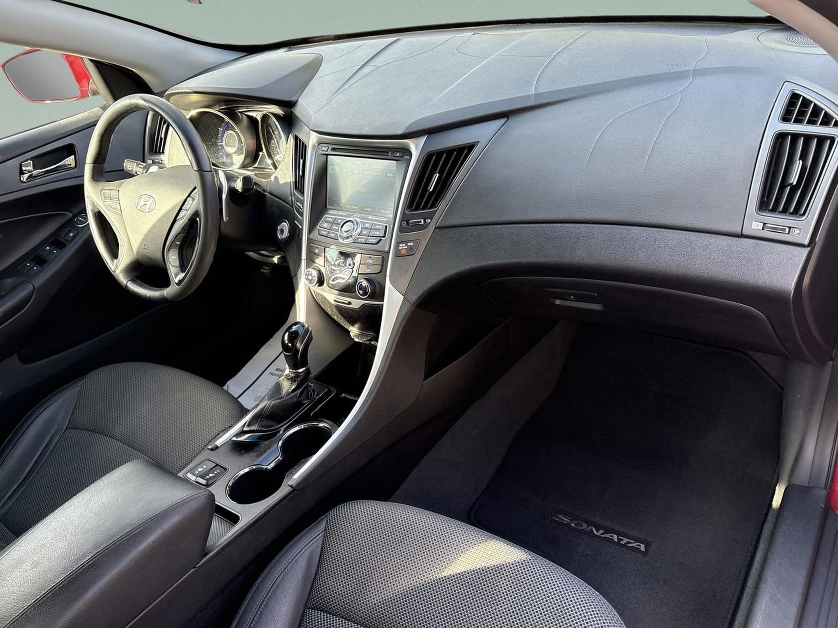 Used 2013 Hyundai Sonata SE w/ Navigation & Sunroof Pkg image 20