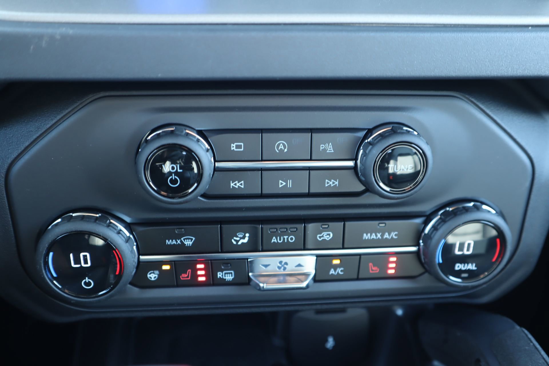 New 2026 Ford Bronco Outer Banks w/ Sasquatch Package AWD/4WD image 8